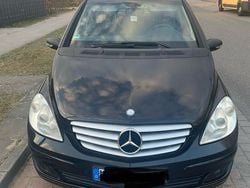 Schwarz Gebraucht 2007 Mercedes B150 Van / Kleinbus | 3.900 € (Fairer Preis)