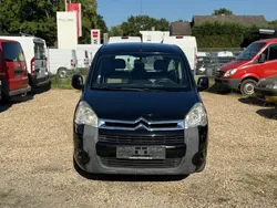 Schwarz Gebraucht 2009 Citroën Berlingo Van / Kleinbus | 3.499 € (Fairer Preis)