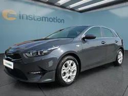 Grau Gebraucht 2023 Kia Ceed Kleinwagen | 22.249 € (Guter Preis)