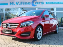 Rot Gebraucht 2016 Mercedes B180 Van / Kleinbus | 16.800 € (Fairer Preis)