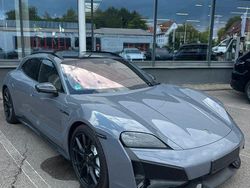 Grau Gebraucht 2024 Porsche Taycan Turbo Sport Turismo Limousine | 145.000 €