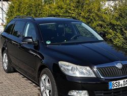 Schwarz Gebraucht 2009 Skoda Octavia Ambiente Kombi | 4.999 €