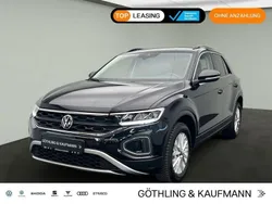 Schwarz Gebraucht 2024 VW T-Roc Life SUV | 22.260 € (Guter Preis)