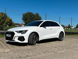Weiß Gebraucht 2021 Audi A3 Sportback e-tron S-Line Limousine | 29.900 € (Teuer)