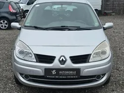 Silber Gebraucht 2006 Renault Scénic II Van / Kleinbus | 1.750 €