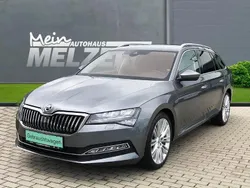 Graphitegrau Gebraucht 2024 Skoda Superb Style Kombi | 36.980 €