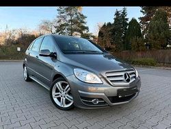 Grau Gebraucht 2009 Mercedes B200 Van / Kleinbus | 7.799 € (Etwas zu teuer)