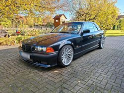 Schwarz Gebraucht 1995 BMW 320 Cabriolet Cabrio | 9.400 €