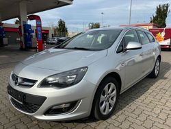 Silber Gebraucht 2014 Opel Astra Exklusiv Kombi | 3.990 € (Fairer Preis)