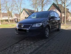 Schwarz Gebraucht 2010 VW Touran Trendline Van / Kleinbus | 5.600 € (Teuer)