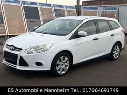 Weiß Gebraucht 2014 Ford Focus Ambiente Kombi | 2.950 € (Superpreis)