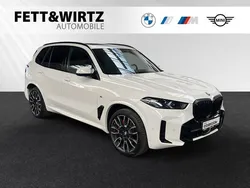 Alpinweiß Gebraucht 2024 BMW X5 M Sport SUV | 75.900 € (Fairer Preis)