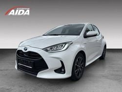 Weiß Gebraucht 2020 Toyota Yaris Club Limousine | 17.450 € (Fairer Preis)