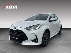 Weiß Gebraucht 2020 Toyota Yaris Club Limousine | 18.950 € (Fairer Preis)