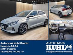 Sleek silver (metallic) Gebraucht 2022 Hyundai i20 Edition 30 SUV | 16.989 € (Fairer Preis)