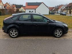Schwarz Gebraucht 2010 Ford Focus Titanium Limousine | 2.100 € (Guter Preis)