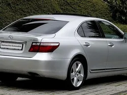 Premium silver Gebraucht 2007 Lexus LS460 Limousine | 19.900 €