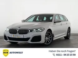 Alpinweiss iii Gebraucht 2022 BMW 530 M Sport Kombi | 38.960 € (Guter Preis)