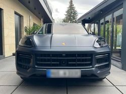 Andere außenfarben Gebraucht 2024 Porsche Cayenne Turbo E-Hybrid SUV | 198.900 €