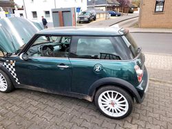 Grün Gebraucht 2002 Mini Clubman Kombi | 950 €