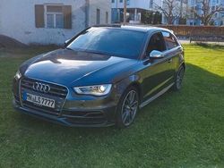 Grau Gebraucht 2014 Audi S3 Sport Limousine | 15.400 € (Fairer Preis)