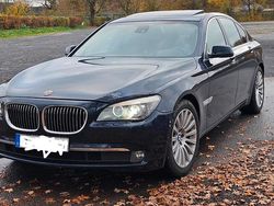 Blau Gebraucht 2009 BMW 730 Limousine | 9.450 € (Guter Preis)