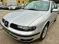 Grau Gebraucht 2001 Seat Leon Stella Limousine | 2.999 € (Etwas zu teuer)