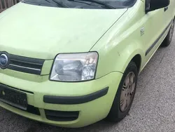 Grün Gebraucht 2004 Fiat Panda Kleinwagen | 350 €