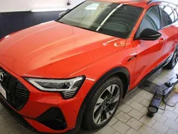 Rot Gebraucht 2021 Audi e-tron S-Line SUV | 38.095 € (Guter Preis)