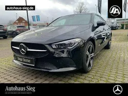 Gebraucht 2022 Mercedes CLA200 Shooting Brake Kombi | 25.634 € (Guter Preis)