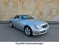 Silber Gebraucht 2002 Mercedes SLK230 Cabrio | 11.490 €