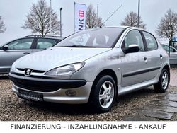Grau Gebraucht 2003 Peugeot 206 Premium Kleinwagen | 1.990 € (Etwas zu teuer)