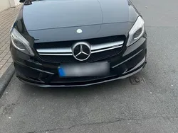 Schwarz Gebraucht 2012 Mercedes A180 AMG line Limousine | 14.400 € (Etwas zu teuer)