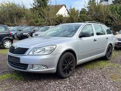 Silber Gebraucht 2012 Skoda Octavia Active Kombi | 2.999 € (Etwas zu teuer)
