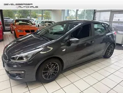 Grau Gebraucht 2016 Kia Ceed Edition 7 Limousine | 9.980 € (Fairer Preis)
