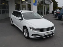 Weiß Gebraucht 2022 VW Passat Business Limousine | 20.990 € (Guter Preis)