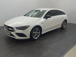 Weiß Gebraucht 2021 Mercedes CLA250e AMG Limousine | 23.900 €