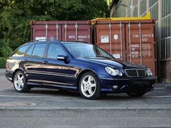 Blau Gebraucht 2002 Mercedes C32 AMG AMG Limousine | 22.900 €