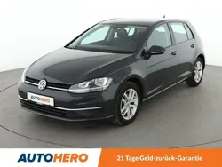 Grau Gebraucht 2019 VW Golf VII Comfortline Limousine | 16.520 € (Guter Preis)