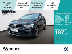 Deep black perleffekt (metallic) Gebraucht 2022 VW Tiguan Life SUV | 30.989 € (Fairer Preis)