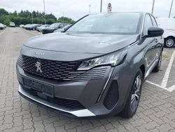 Grau lackierung platiniumgrau/metallic (metallic) Gebraucht 2022 Peugeot 3008 SUV | 24.780 € (Fairer Preis)
