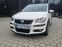 Weiß Gebraucht 2007 VW Touran Cross Van / Kleinbus | 4.290 € (Teuer)