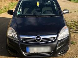 Schwarz Gebraucht 2013 Opel Zafira Eco Van / Kleinbus | 3.399 € (Guter Preis)