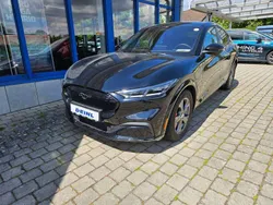Iridiumschwarz metallic Gebraucht 2023 Ford Mustang Mach-E Premium SUV | 39.990 € (Superpreis)