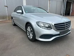 Silber Gebraucht 2017 Mercedes E200 Limousine | 11.000 €