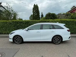 Weiß Gebraucht 2022 Kia Ceed Sportswagon Spirit Kombi | 10.900 €