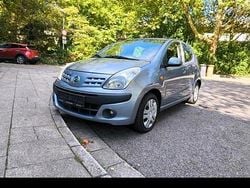 Blau Gebraucht 2011 Nissan Pixo Kleinwagen | 1.600 € (Fairer Preis)