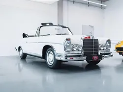 Weiß Gebraucht 1965 Mercedes 300 SE Cabrio | 147.900 €