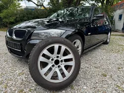 Schwarz Gebraucht 2012 BMW 318 Sport Line Kombi | 8.900 € (Fairer Preis)