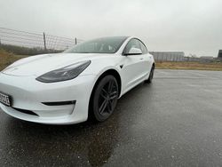 Weiß Gebraucht 2023 Tesla Model 3 Limousine | 30.981 € (Guter Preis)